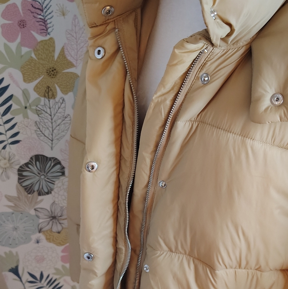 Abercrombie & Fitch Women's Beige Puffer Jacket - Picture 8 of 12